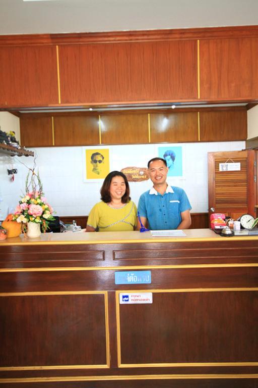 J.Holiday Inn Krabi town Buitenkant foto