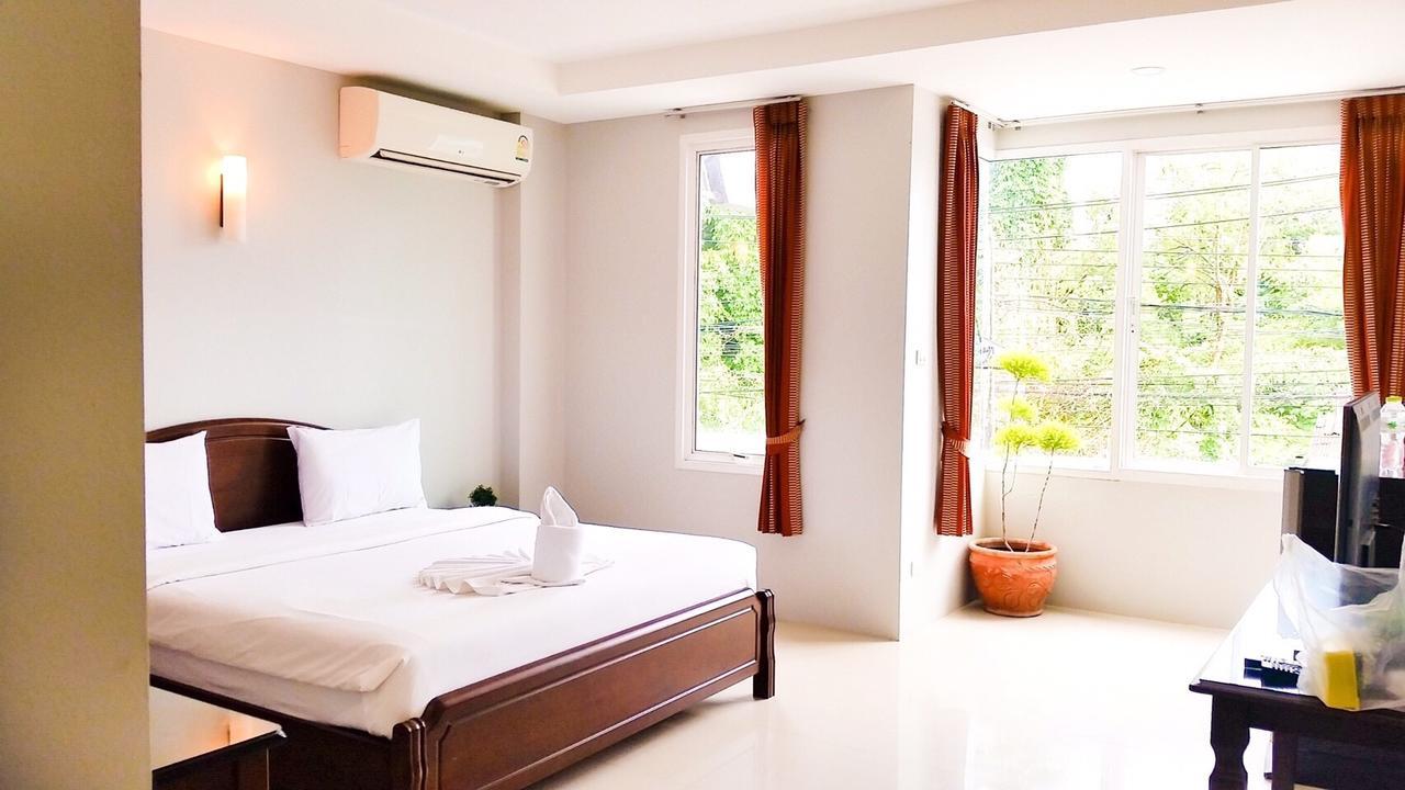 J.Holiday Inn Krabi town Buitenkant foto