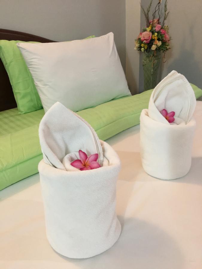 J.Holiday Inn Krabi town Buitenkant foto