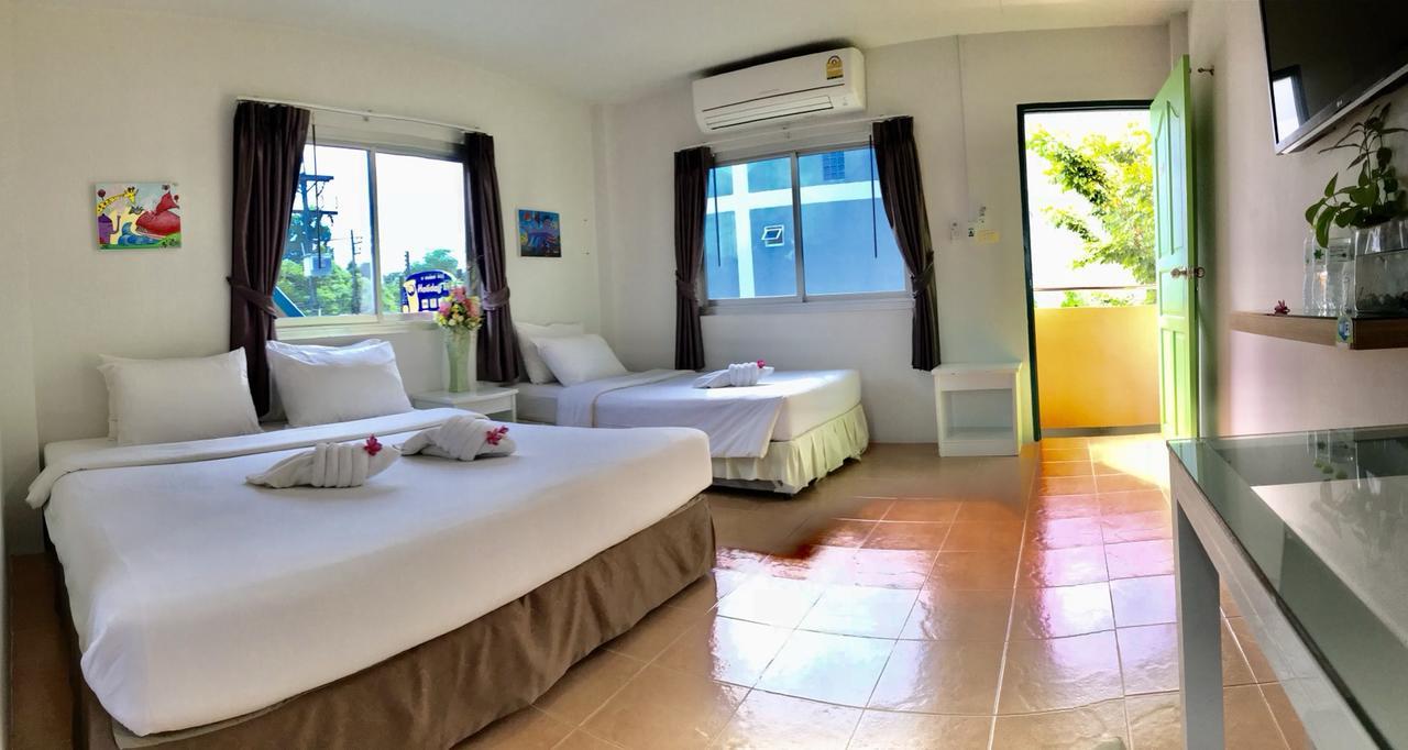 J.Holiday Inn Krabi town Buitenkant foto