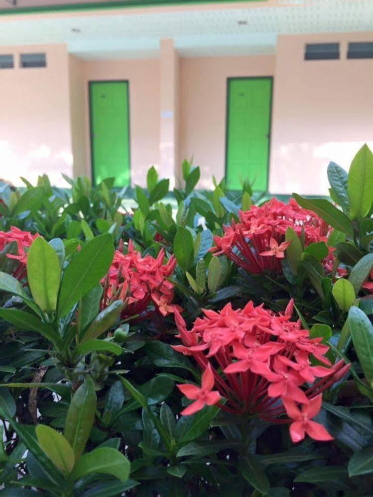 J.Holiday Inn Krabi town Buitenkant foto